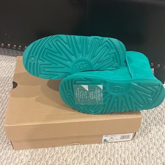 UGGs green - Picture 4 of 6